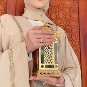 عبايه مع قطعه داخليه