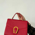 حقيبة يد نسائية